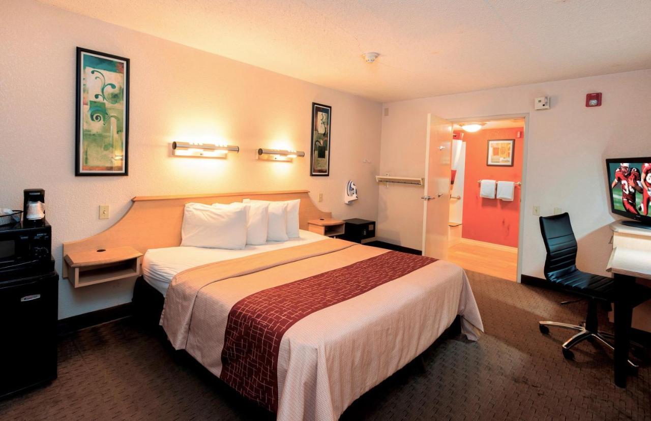 Red Roof Inn San Antonio Airport Bagian luar foto